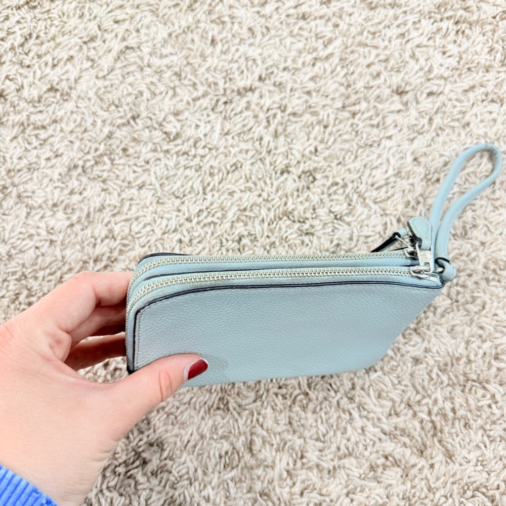 Coach Corner Zip Wristlet Pebbled Leather Mint Green - Picture 3 of 5